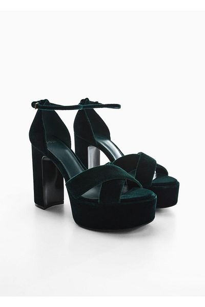 MANGO Woman Samtsandalen mit Absatz