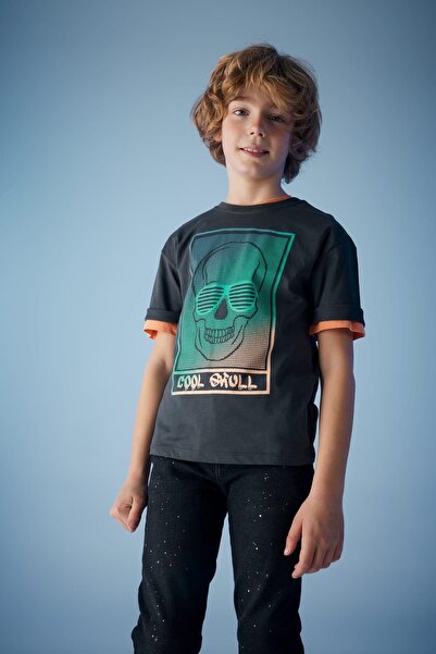 DeFacto Erkek Çocuk Oversize Fit Bisiklet Yaka Degrade Baskılı Kısa Kollu Tişört