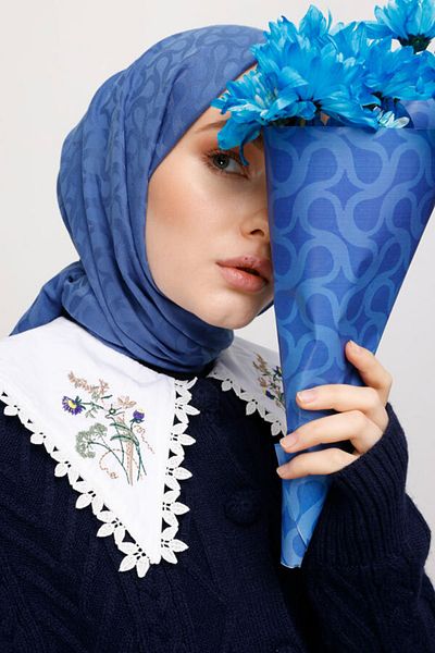 VALORSCARF شال كشمير بنمط النيلي بلوم