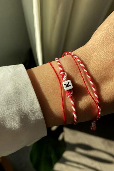 Mapel 4'lü Paketli 'n' Harf Isimli Kırmızı Ip Bileklik Ve Marteniçka Seti