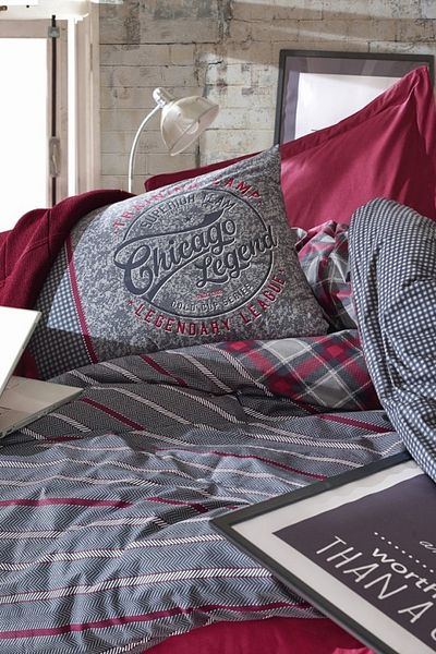 Cotton Box Jonas - Claret Red Masculine Double Duvet Cover Set