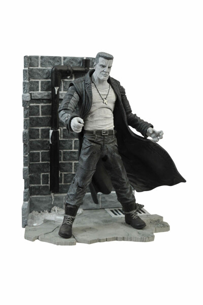 Diamond Select Toys Sin City Select Marv Action Figure