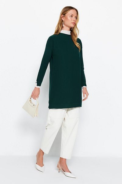 Trendyol Modest Dunkelgrüner Strickpullover mit Perlendetails und Ärmeln TCTAW23AK00027