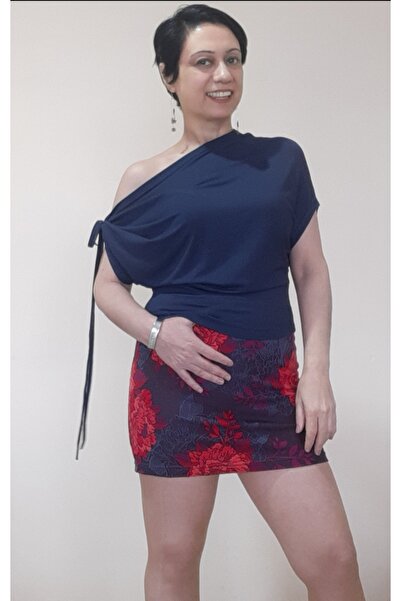 Mertcan Butik Tricou albastru bleumarin cu un umăr cu detaliu de șireturi