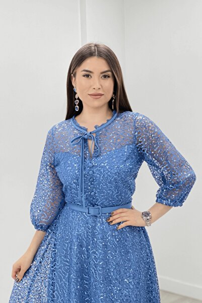 giyimmasalı Повна мереживна вечірня сукня міді з блискітками з тканини індиго синього кольору