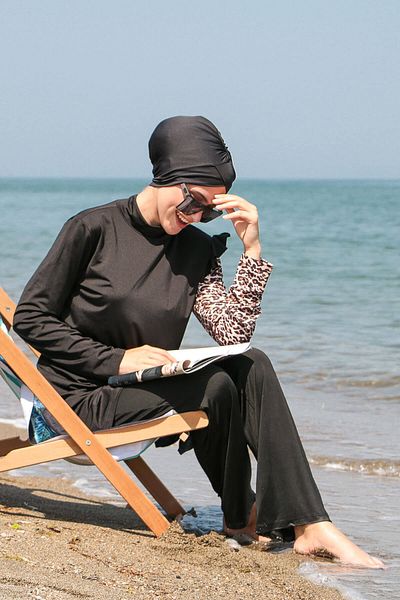 Marina Black 4-Piece Leopard Sleeve Detailed Fully Covered Hijab Swimsuit M2101