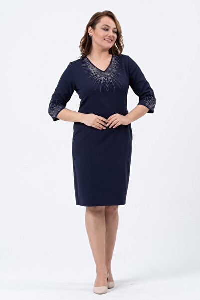 Oktay Sağlam V Yaka Yaka Ve Kolları Taşlı Lacivert Renk Krep Abiye Elbise