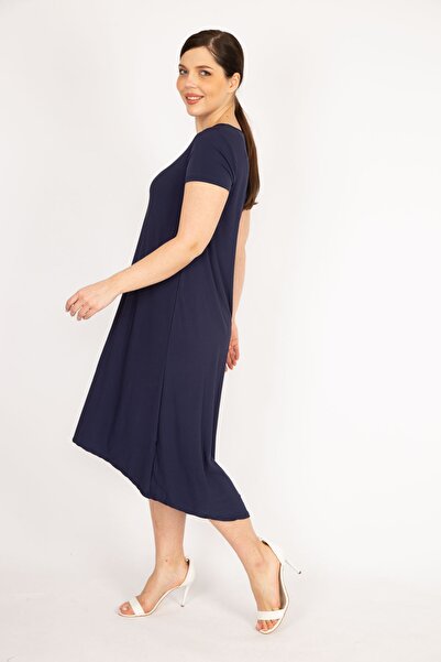 Şans Жіноча темно-синя сукня великого розміру з велосипедним коміром, довгим спинкою та короткими рукавами 65n36210