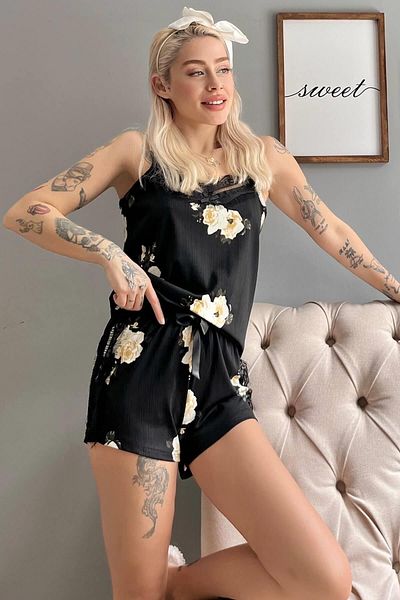 Pijamaevi Set de pijamale tricotate cu dantelă Pegasus cu flori crem și pantaloni scurți cu bretele