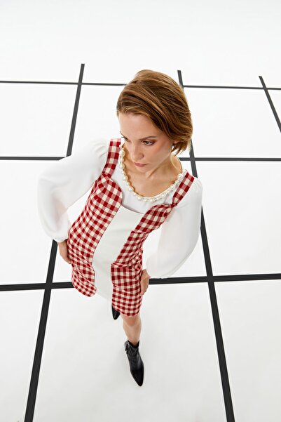 Berr-ın Pearl Necklace Blouse Ecru