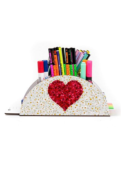 kutuTR Wooden Vip Hearts Series Rainbow Ruled Desktop Pen Holder Organizer Assembled Boxed