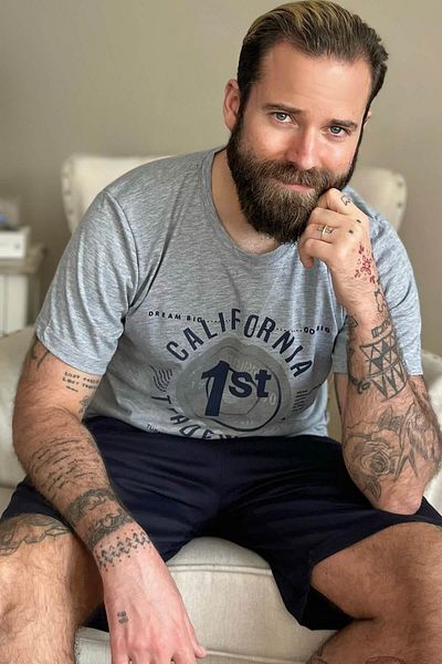 Pijamaevi Marineblaues, kurzärmliges Herren-Pyjama-Set mit Shorts und California-Aufdruck