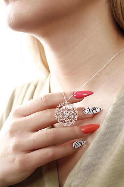 Bilsen Store 925 Ayar Gümüş Zincirli Beyaz Zirkon Taşlı Yaşam Çiçeği Kolye