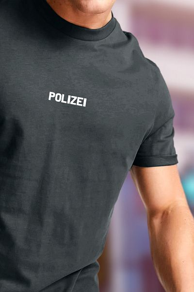BESSA Καπνιστό ανδρικό μπλουζάκι με λαιμόκοψη με στάμπα Polizei