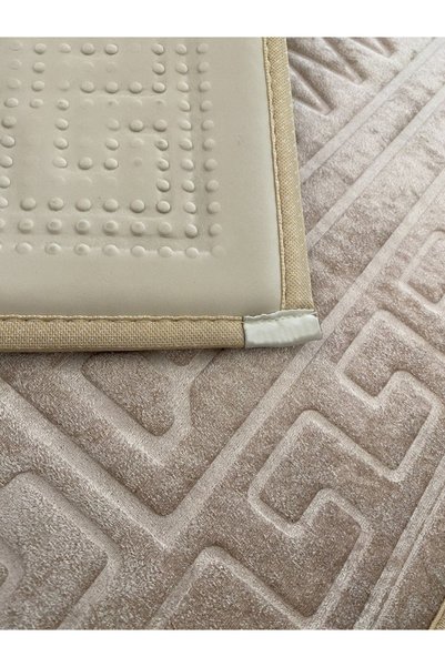 Veldena Knee Pain-Free Velvet Prayer Rug