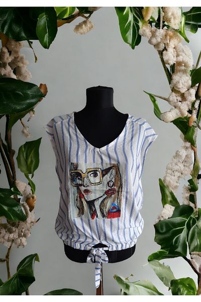 BEBE PLUS Printed Tie-Up Blouse