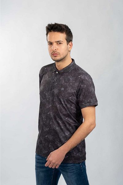 Moda Işık Μαύρο Χρώμα Polo Neck Digital Printed T-shirt