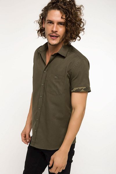 DeFacto Men's Short Sleeve Shirt with Camouflage Pattern Detail on the Sleeve I4646AZ.18SM.KH64