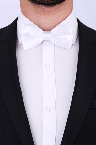 La Pescara Sp10 Model White Satin Bow Tie