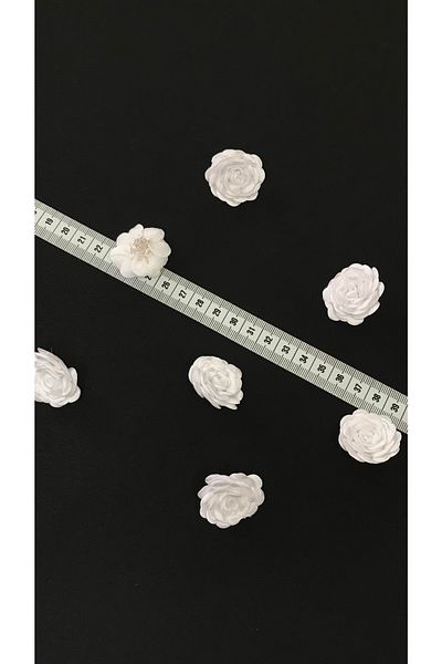 Ozpas White Decorative Flower 3cm 50pcs