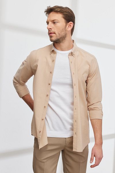 ALTINYILDIZ CLASSICS Beigefarbenes Slim-Fit-Baumwollhemd mit schmalem Schnitt und Knopfkragen für Herren