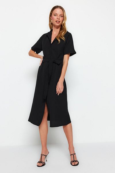 Trendyol Collection Tkané košilové šaty s černým páskem Midi Linen Look TWOSS23EL02400
