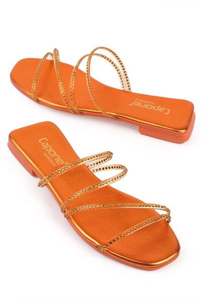 Capone Outfitters Capone Damen-Hausschuhe mit flachem Absatz in Steinorange