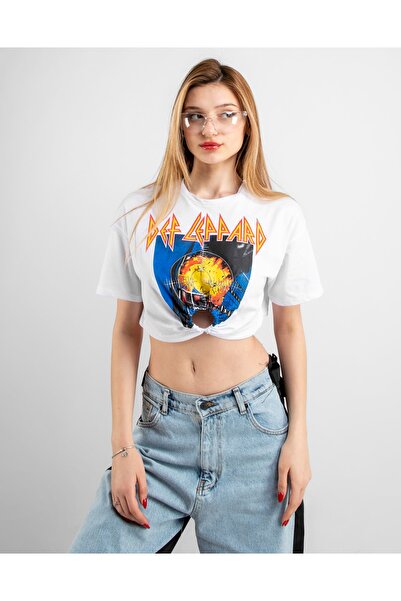 Bak Moda ديف سيبارد محصول أبيض بطبعات مع تفاصيل حلقة