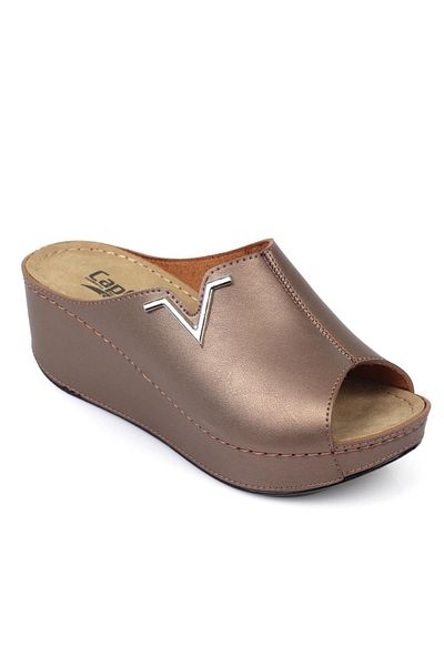 Capone Outfitters Anatomisch weiche, bequeme Mutterhausschuhe mit Keilabsatz