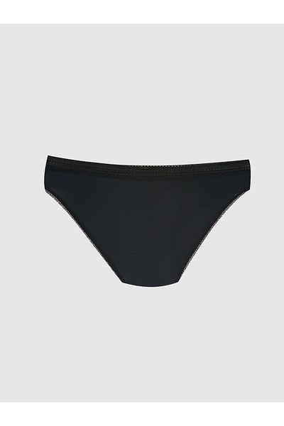 LC Waikiki Bikini bugyi - csipke részlet