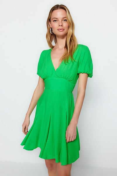 Trendyol Collection Grünes Mini-Strandkleid aus Webstoff TBESS23EL00238