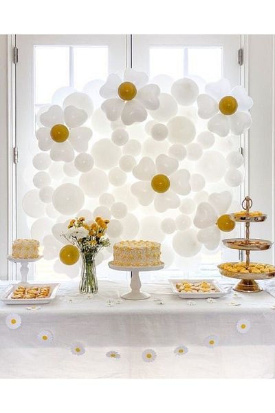 Happyland Daisy Themed Birthday Set Flower Making Apparatus 6 Pieces 40 Balloon Set with Refills