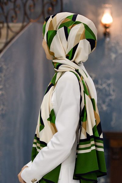 Vissona Γυναικείο σάλι πολυτελείας Medina Silk Emerald Green