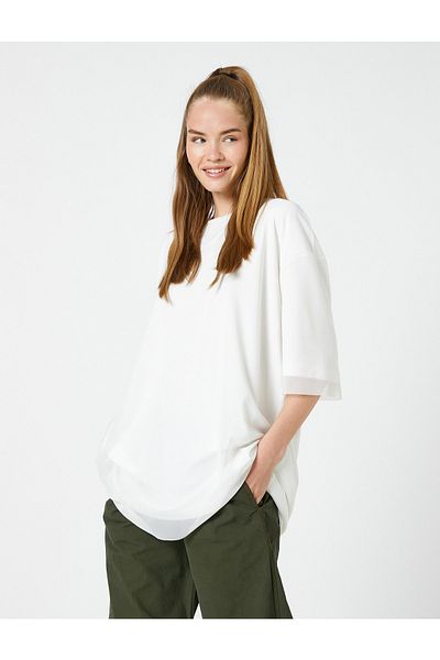 Koton Übergroßes T-Shirt mit Tülldetail, Rundhalsausschnitt und kurzen Ärmeln