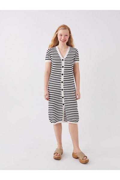 LC Waikiki Kurzärmliges Damenkleid mit V-Ausschnitt und Muster
