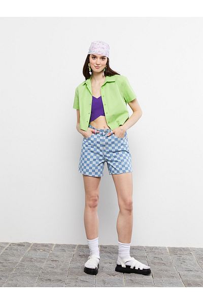 LC Waikiki Pantaloni scurți de damă, cu culoare blocată, de culoare standard, cu detaliu de buzunar