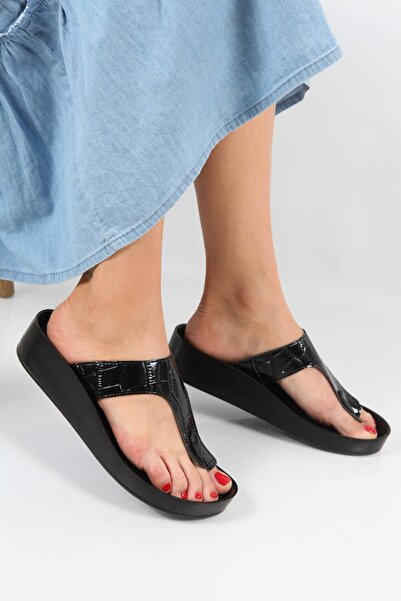 Capone Outfitters Anatomiczne, miękkie i wygodne kapcie dla mamy na koturnie