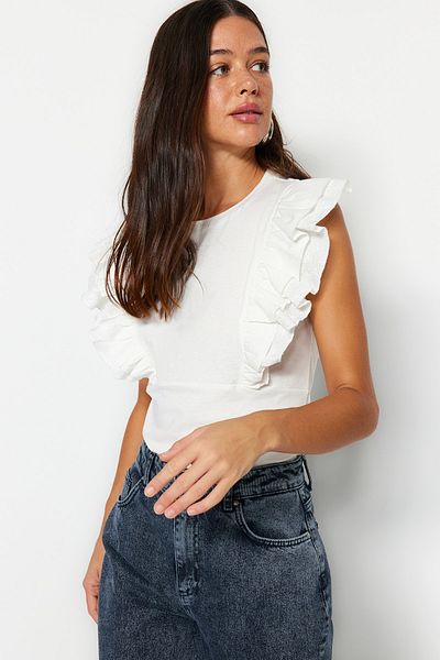 Trendyol Collection Weiße, detaillierte Strickbluse mit Stickerei TWOSS23BZ00940