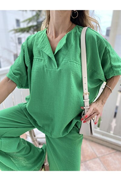 My Blog Zöld vászonruha hasítékkal a lábán