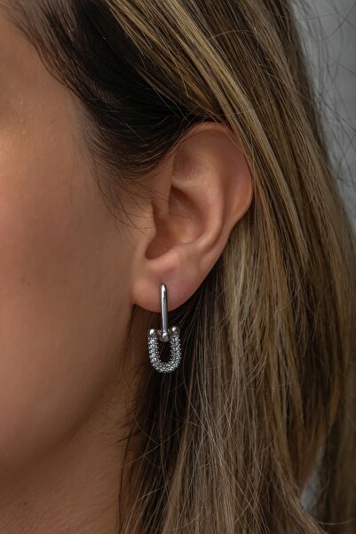 Nereze 925 Ayar Rodyum Kaplama Mıknatıs Şekil Tasarım Küpe Kadın Gümüş Küpe