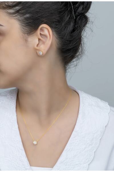 Nur Solmayan Altın Rengi Kolya