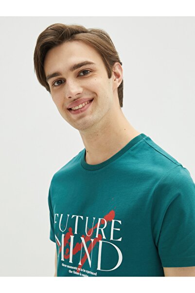 LC Waikiki Ανδρικό μπλουζάκι από βαμβακερό κοντό μανίκι με λαιμόκοψη