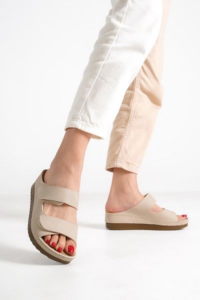 Capone Outfitters Anatomical Soft Comfortable Sole Wedge Heeled Mother Slippers