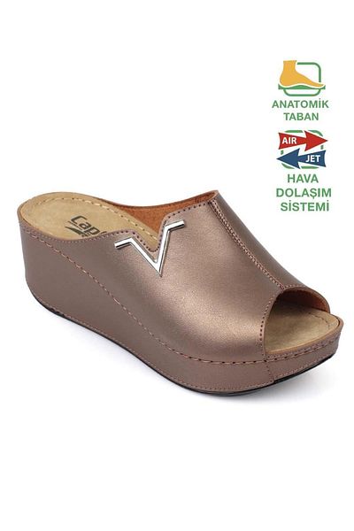 Capone Outfitters Anatomisch weiche, bequeme Mutterhausschuhe mit Keilabsatz