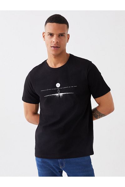 LC Waikiki Bedrucktes Herren-T-Shirt aus gekämmter Baumwolle – Rundhalsausschnitt, kurze Ärmel