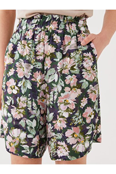 LC Waikiki Gemusterte Damen-Shorts mit bequemer Passform und elastischem Bund