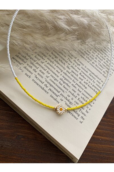 Tahtakaledeyim Women's Yellow and White Sand Beaded Daisy Detailed Necklace
