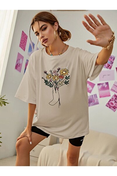 Machetta Μπλουζάκι με λαιμόκοψη μεγάλου μεγέθους, μπουκέτο λουλουδιών με στάμπα