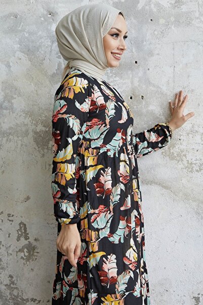 InStyle Сукня з листяним візерунком Nerissa - Чорна