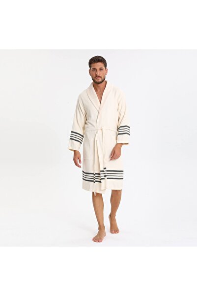 PESHCE رداء حمام للجنسين باللون الأبيض مع منشفة على الأرض